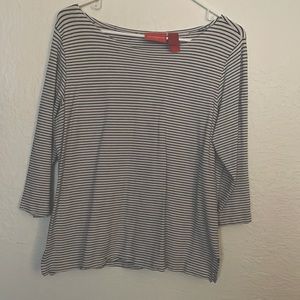 Striped 3 quarter length shirt.